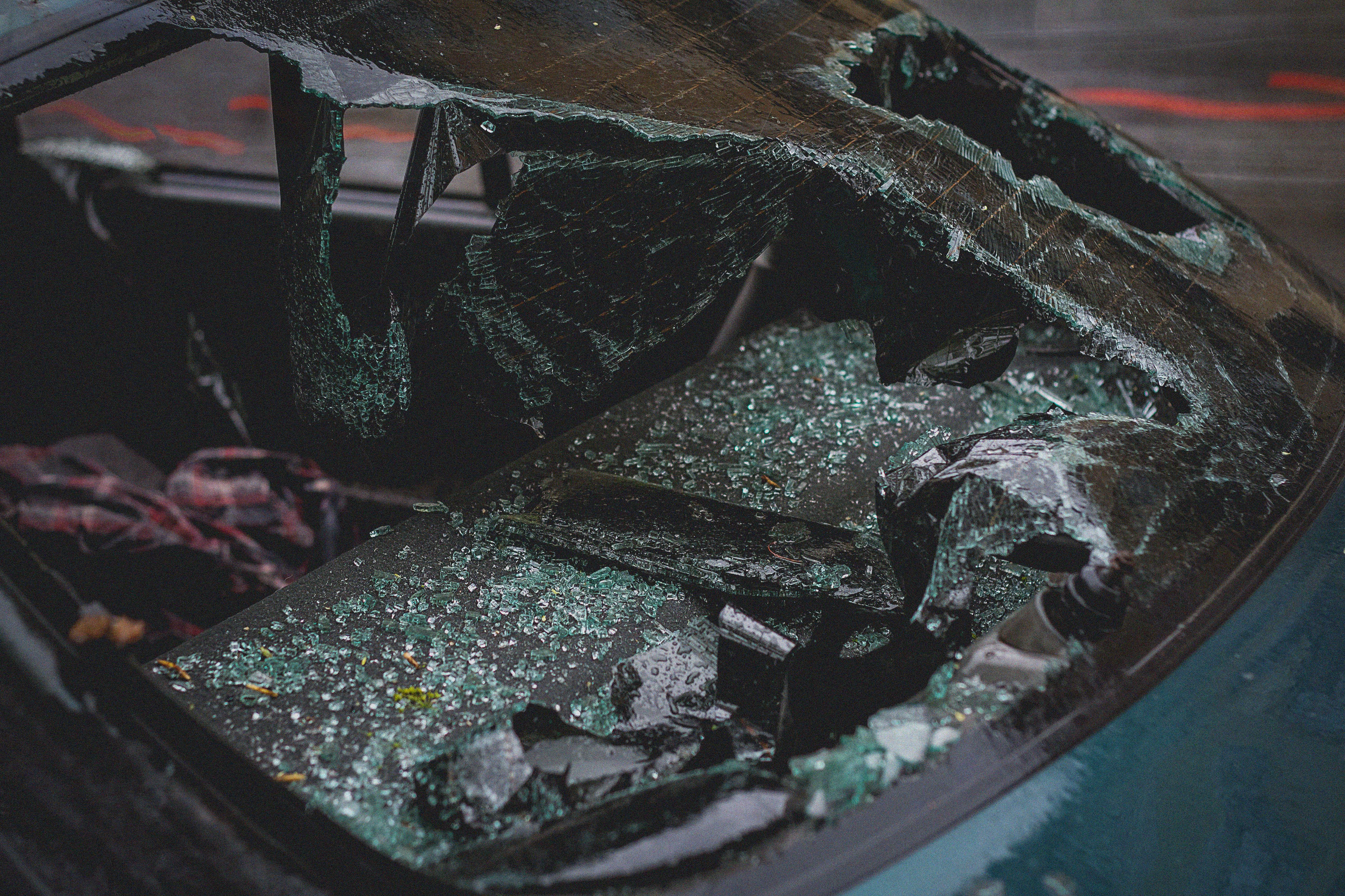 Cashless auto glass insurance claims at Jehangir Enterprises, Chennai